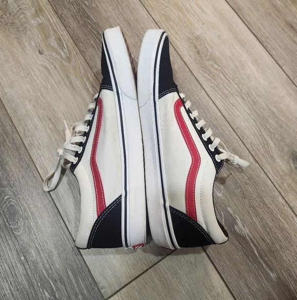 Vans Men's Black, White, and Red Sneakers Size 11.5 - Picture 4 of 9